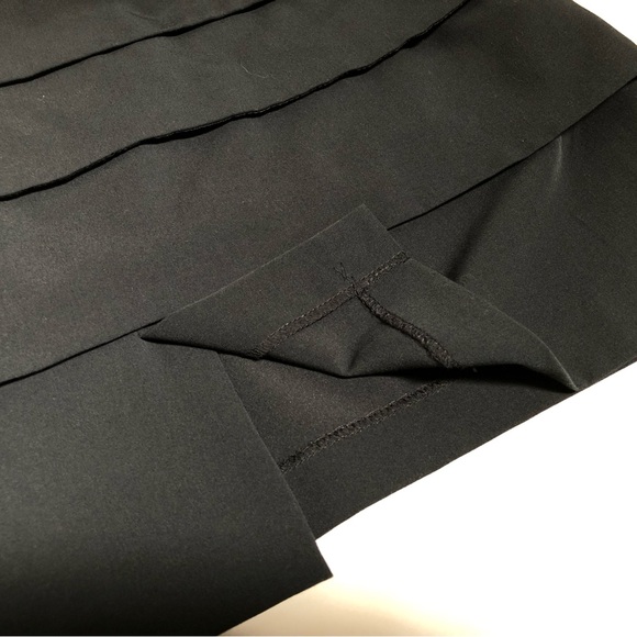 Larry Levine Stretch Tiered Black Skirt, Sz 12 - Picture 3 of 12